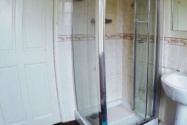 پانسیون Cotefields Bed & Breakfast