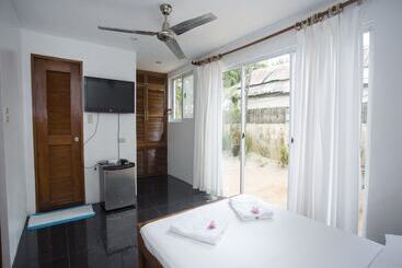 پانسیون Mabuhay Beach House