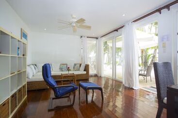 پانسیون Mabuhay Beach House
