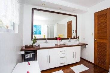 پانسیون Mabuhay Beach House