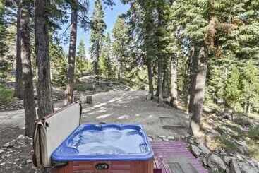 Pfeiffer Dog Friendly Cabin By Redawning