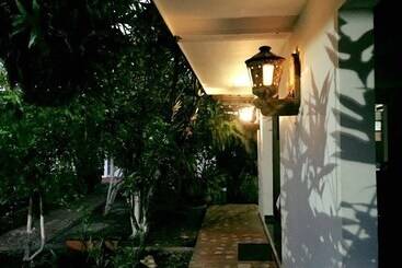 Posada Come So In The Bush