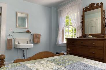 مبيت وإفطار The Barnacle Inn