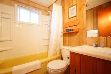 Blue Crest Cottages