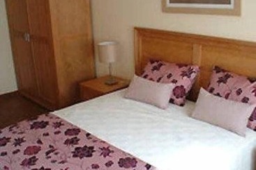 Domus Iberica Burgau Apts & Villas