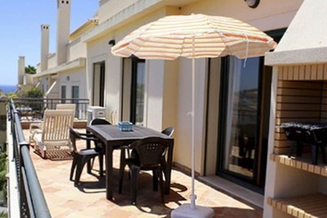 Domus Iberica Burgau Apts & Villas