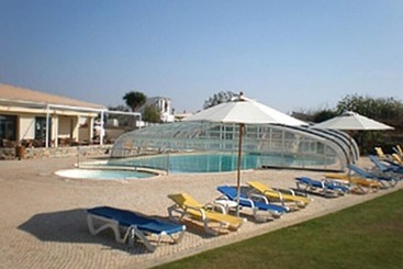 Domus Iberica Burgau Apts & Villas