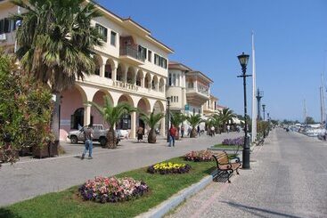 Faros Apartments