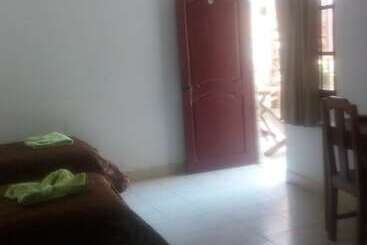 Hostal Camping Naylamp   Hostel