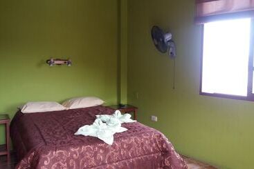 Hostal Camping Naylamp   Hostel