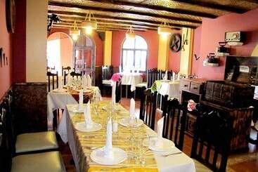 مسافرخانه Hosteria El Surillal
