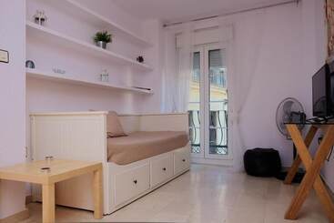 هتل Apartamentos Río Darro