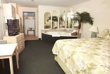 هتل Beachfront Resort