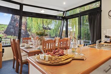 هتل Renmark River Villas And Boats & Bedzzz