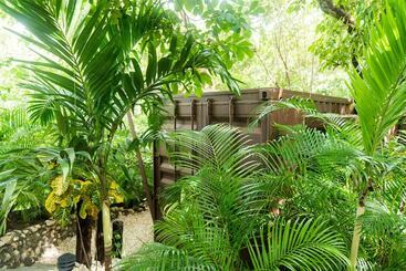 هتل Green Sanctuary