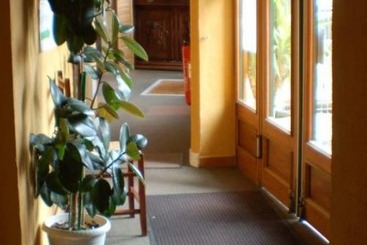 هتل Hôtel Au Jardin St Michel