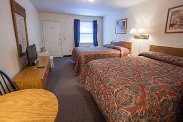 هتل Maggie Valley Creekside Lodge