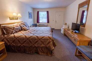هتل Maggie Valley Creekside Lodge