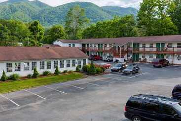 هتل Maggie Valley Creekside Lodge