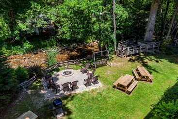 هتل Maggie Valley Creekside Lodge