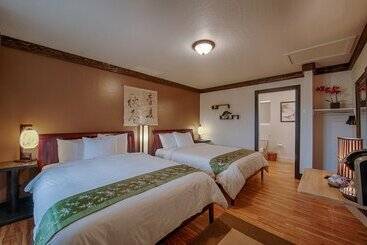 هتل Tao's Inn