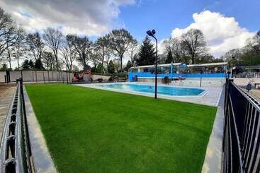 استراحتگاه Topparken Recreatiepark De Wielerbaan