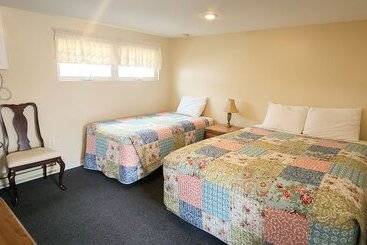 Sun And Surf Motel