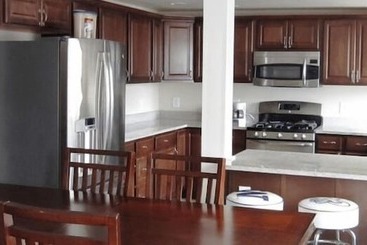 تختخواب و صبحانه Bk Guest House