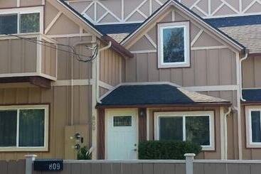 تختخواب و صبحانه Bk Guest House