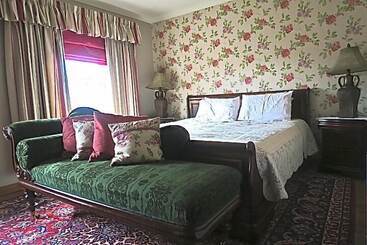 تختخواب و صبحانه Tirconaill Lodge