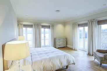 تختخواب و صبحانه Villa Charlotte