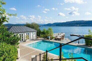 تختخواب و صبحانه Villa Charlotte