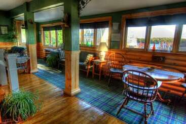 هتل Green Highlander Lodge