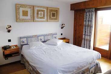 هتل Hostellerie De L Ardève