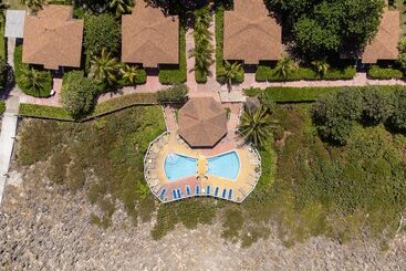 هتل Seagrape Plantation Resort