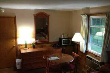 Lantern House Motel