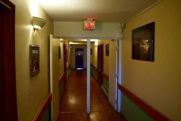 مُتل Brookside Inn