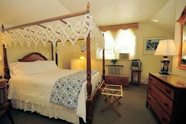 Pensionat Languedoc Inn & 3 Hussey St Guest House