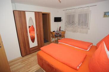 تختخواب و صبحانه Gasthaus Pension Fischerkeller