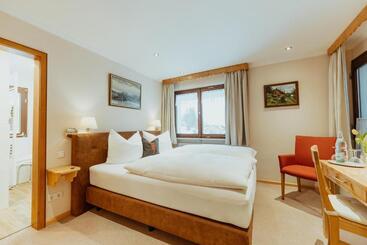 住宿加早餐  Schwarzwald Hotel Kraeutle