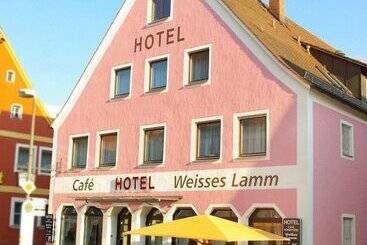 هتل Weisses Lamm
