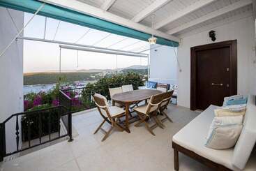 Lovely Triplex With Fantastic Sea View In Turkbuku