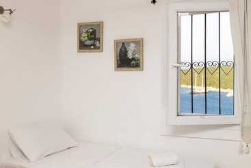 Lovely Triplex With Fantastic Sea View In Turkbuku