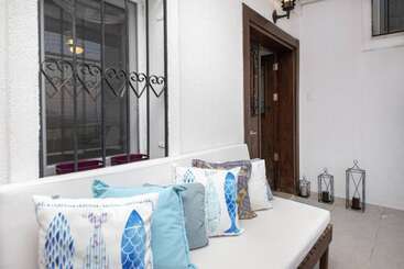 Lovely Triplex With Fantastic Sea View In Turkbuku