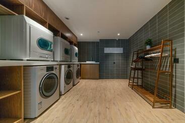 Atour Hotel Chongqing Yongchuan High Speed Xinglong Lake