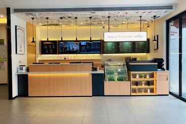 Hanting Hotel Shanghai Baogang Yueluo Freeway