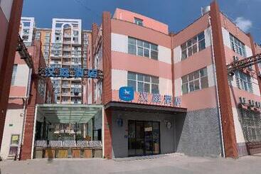 Hanting Hotel Shanghai Baogang Yueluo Freeway