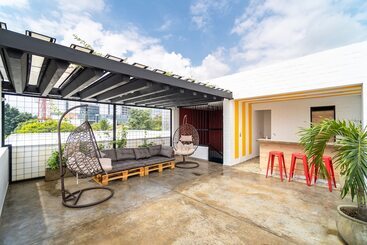 هتل Living Box