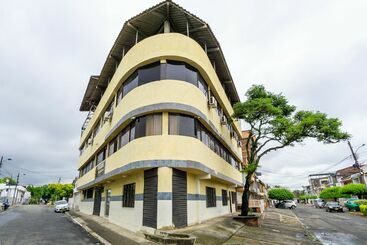 هتل Ayenda Bugatier