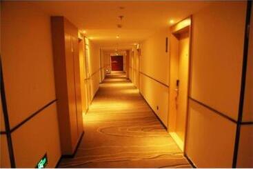 هتل City Comfort Inn Shenyang Railway Station Taiyuan Street Wanda Plaza